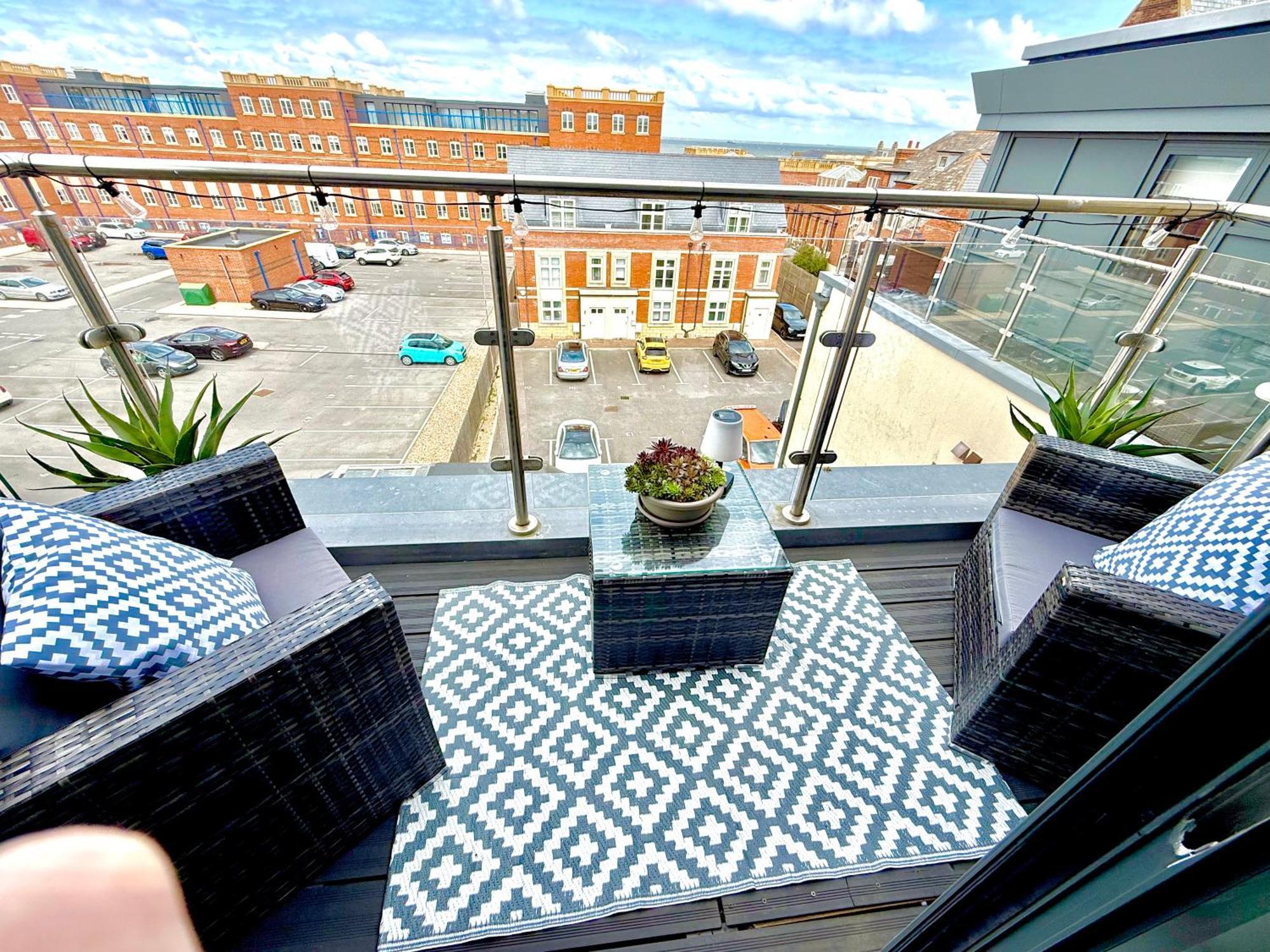 The Penthouse Margate, Balconies, Sea View, Gated Parking, Air Con! Appartement Buitenkant foto